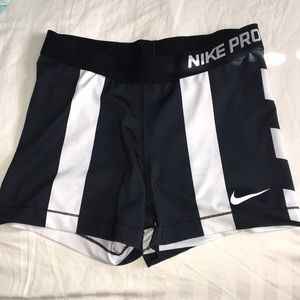 FINAL SALE Black & White Nike Pros